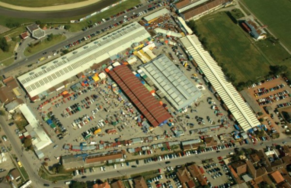 buvljak_subotica_avion