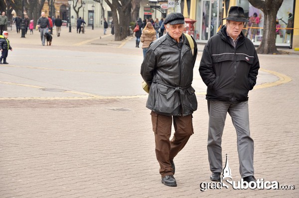 Ljudi penzioneri stari subotica