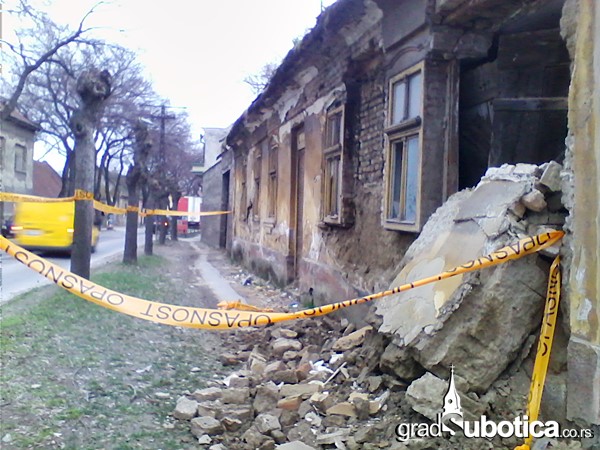 Preradoviceva subotica urusavanje otpadanje fasade (4)