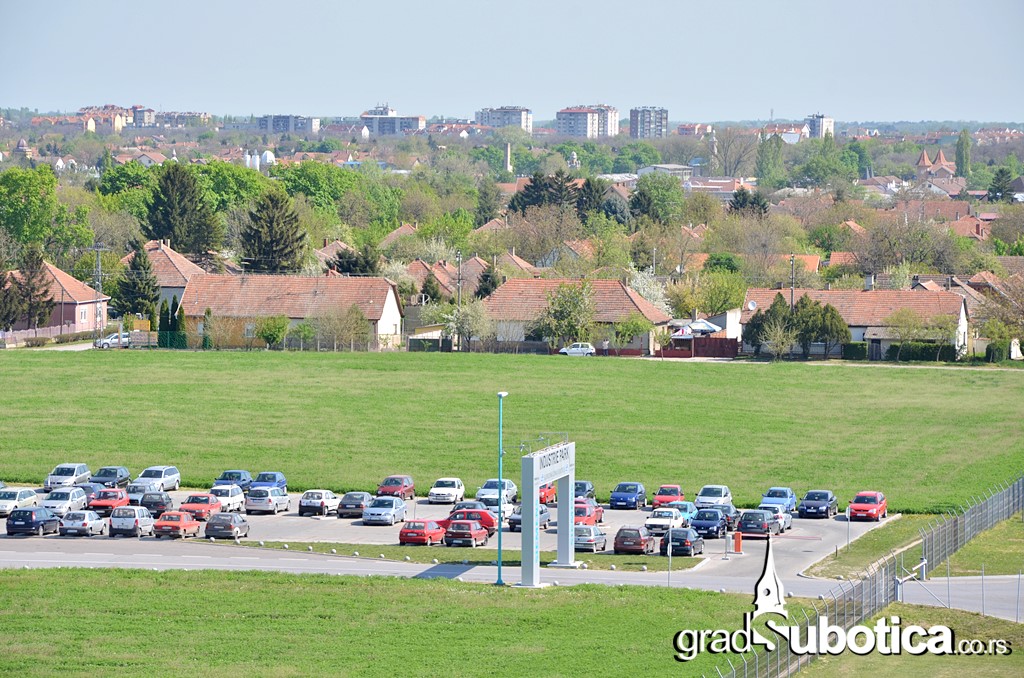 mali bajmok industrijska zona privreda (4) parking
