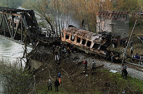 Grdelicka klisura unisten voz u toku NATO Bombardovanja  foto: Mika Knezevic