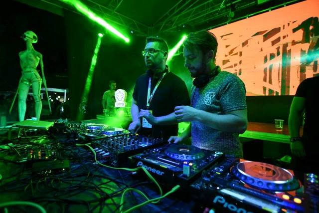 Summer3p 2017_Loco and Jam